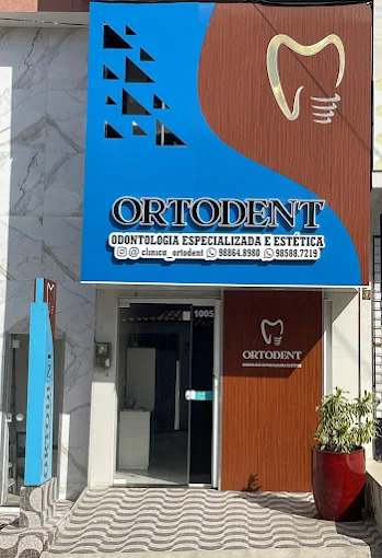 Fachada da Clínica Ortodent, no Pajuçara, em Maracanaú